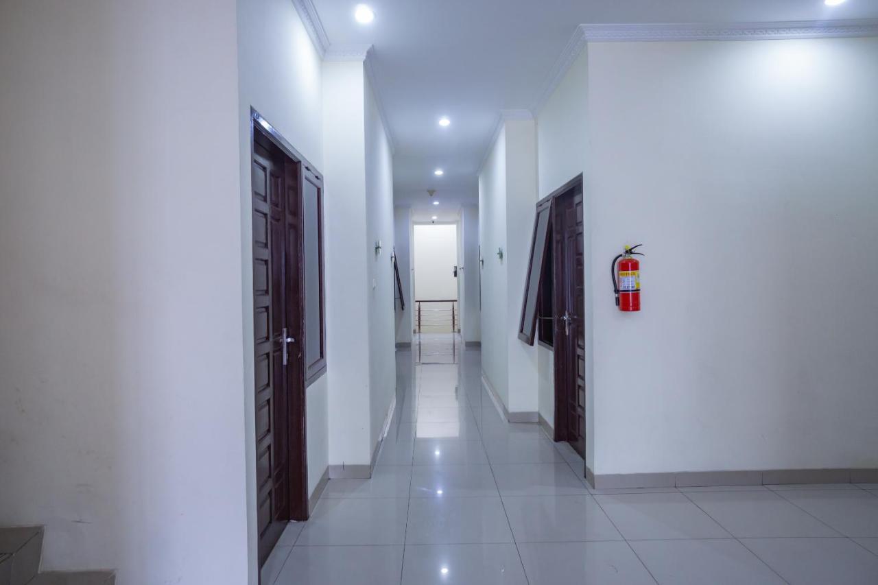 Oyo 2357 Syariah Grand Raudhah Hotel Jakarta Kültér fotó