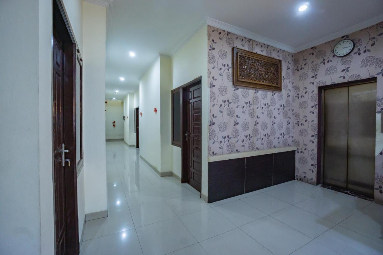 Oyo 2357 Syariah Grand Raudhah Hotel Jakarta Kültér fotó