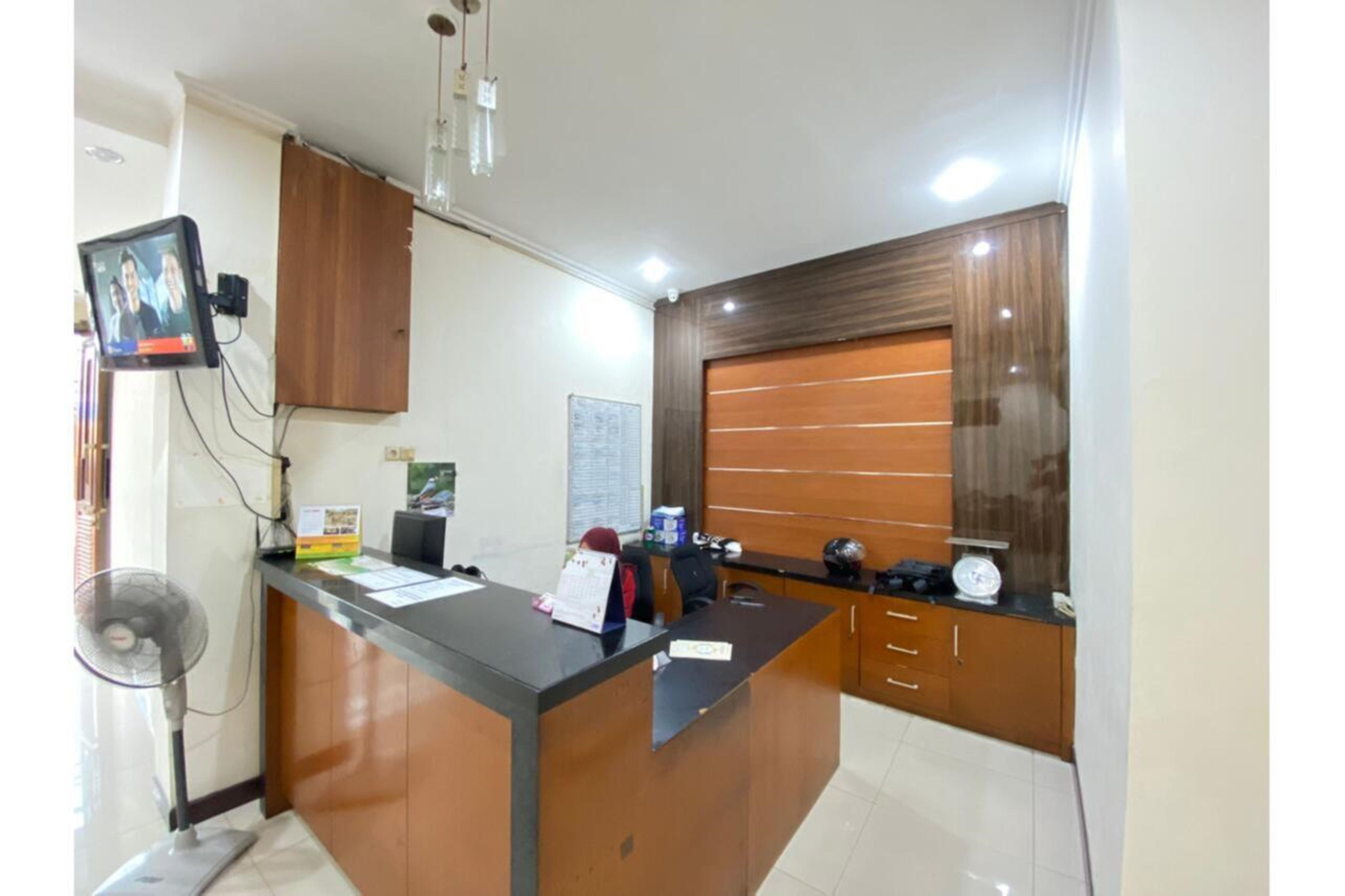 Oyo 2357 Syariah Grand Raudhah Hotel Jakarta Kültér fotó